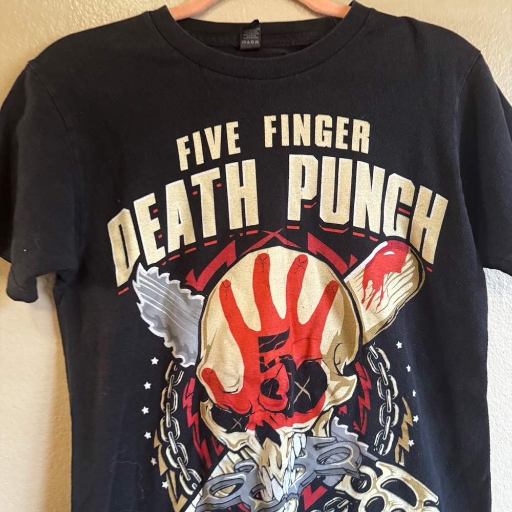 Five Finger Death Punch Concert T-Shirt - Picture 2 of 8